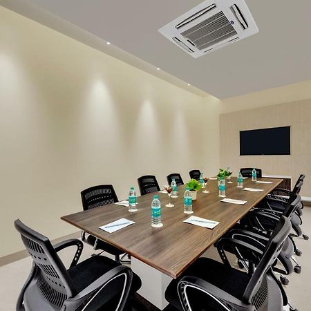 Отель The Fern Residency Karad Экстерьер фото
