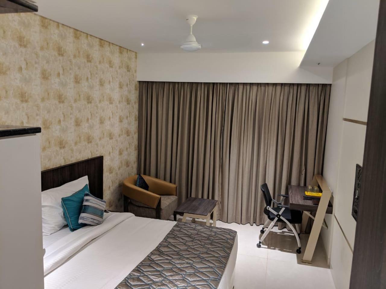 Отель The Fern Residency Karad Экстерьер фото