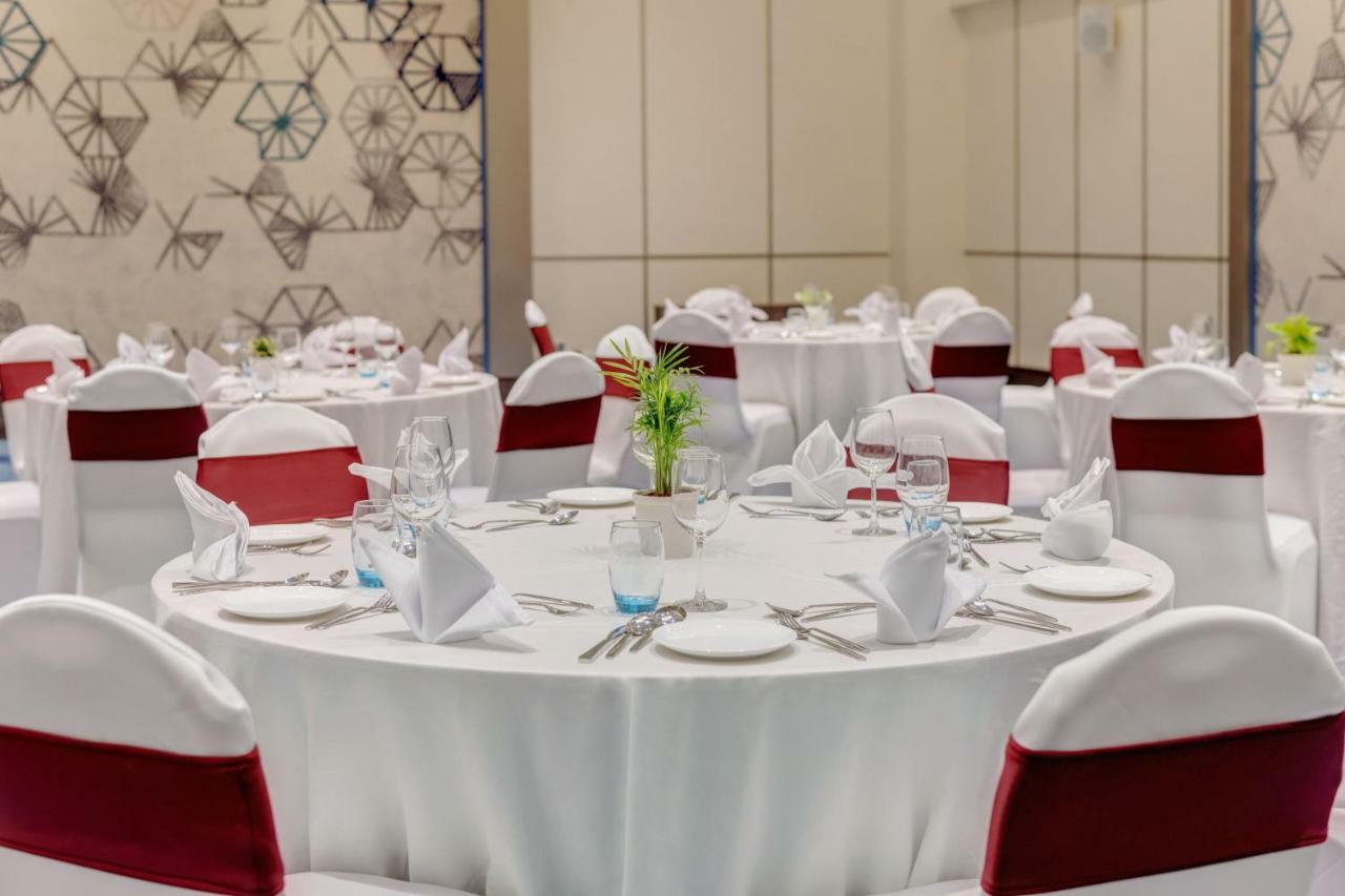 Отель The Fern Residency Karad Экстерьер фото