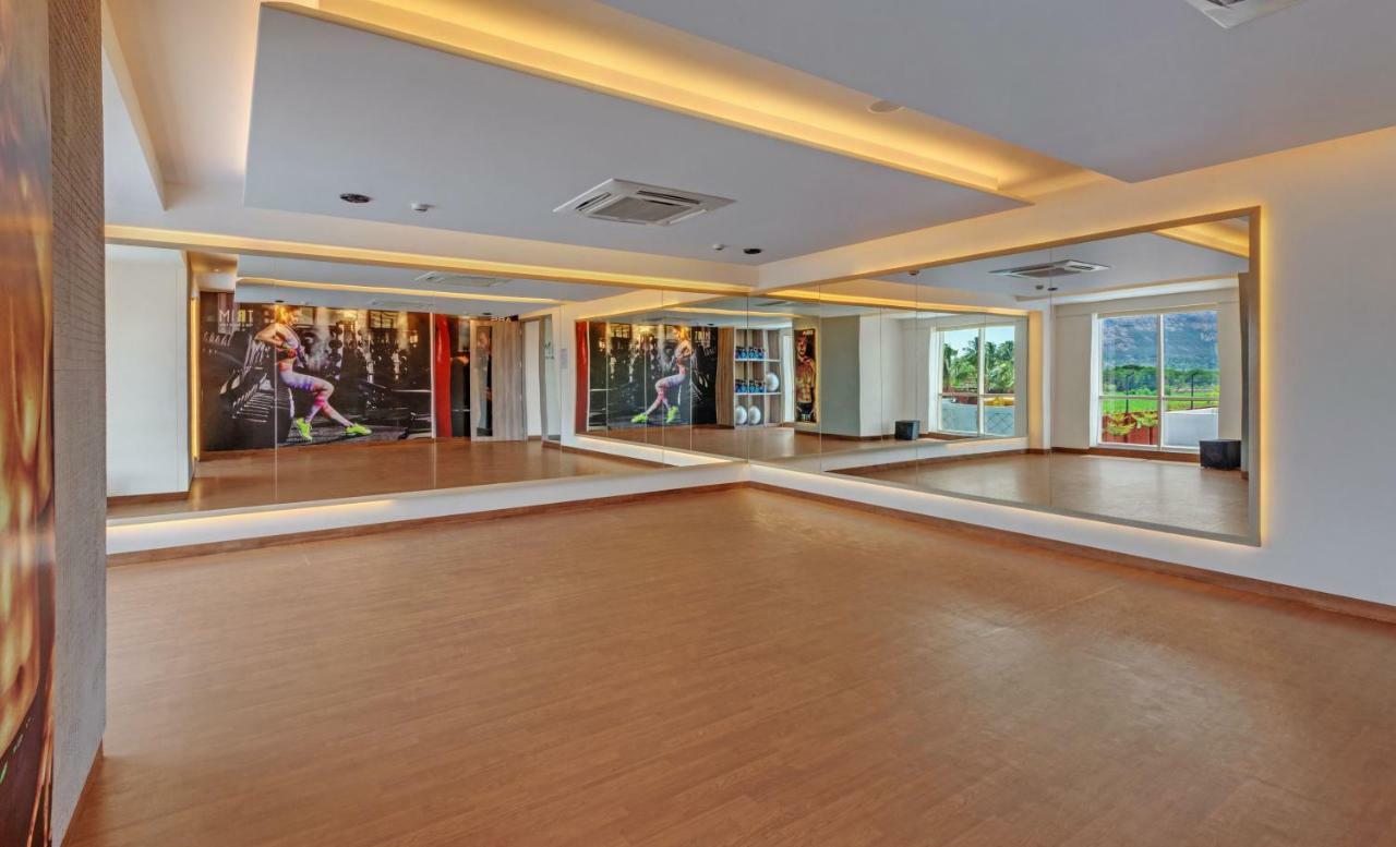 Отель The Fern Residency Karad Экстерьер фото